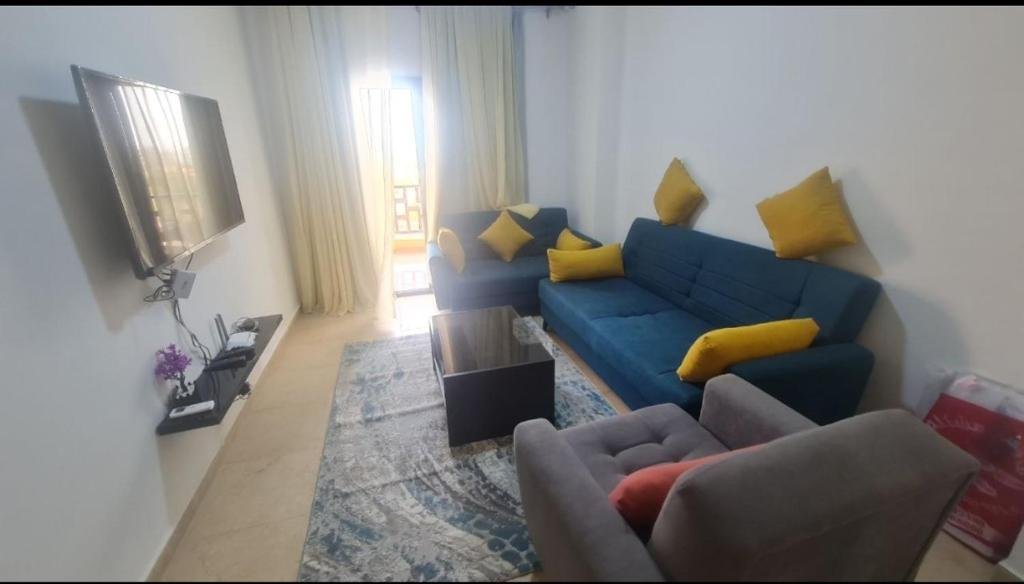 Beautiful 2 bedroom apartment overlooking the sea and swimming pools for recreation and spending time with the beauty of nature — фото 6