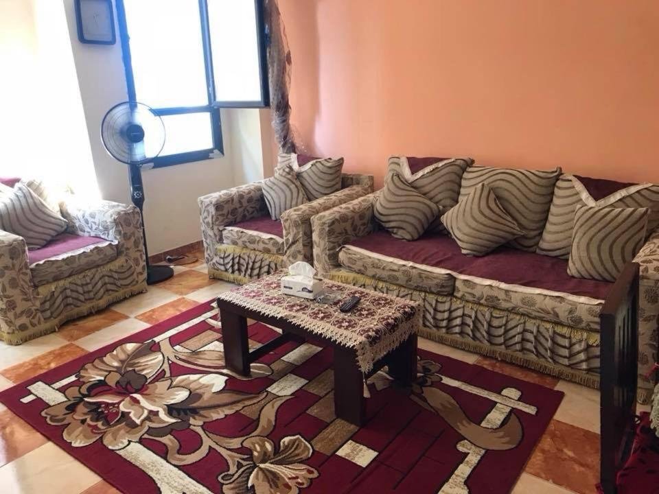 Cozy new 2 BD Amazing beach view Next to Hilton hotel Family only !العائلات فقط — фото 5