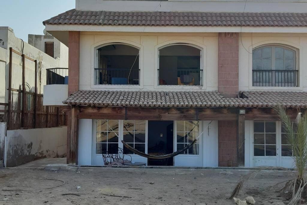 Beach apartment in front of the sea — фото 4