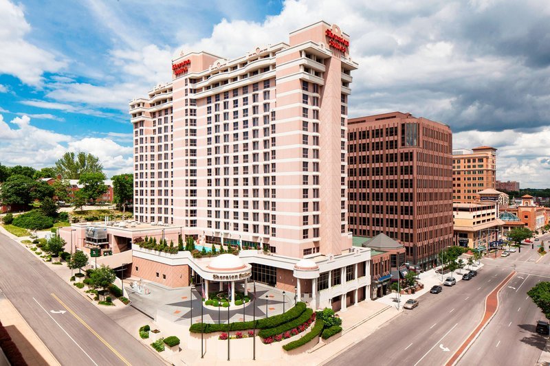 Масаллы: Sheraton Suites Country Club Plaza