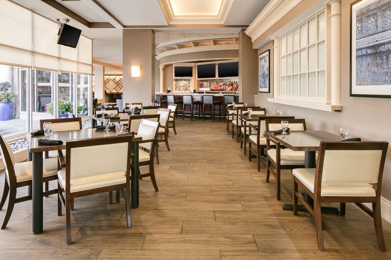 Масаллы: Sheraton Suites Country Club Plaza