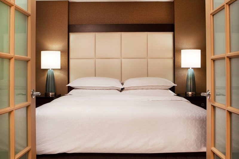 Масаллы: Sheraton Suites Country Club Plaza