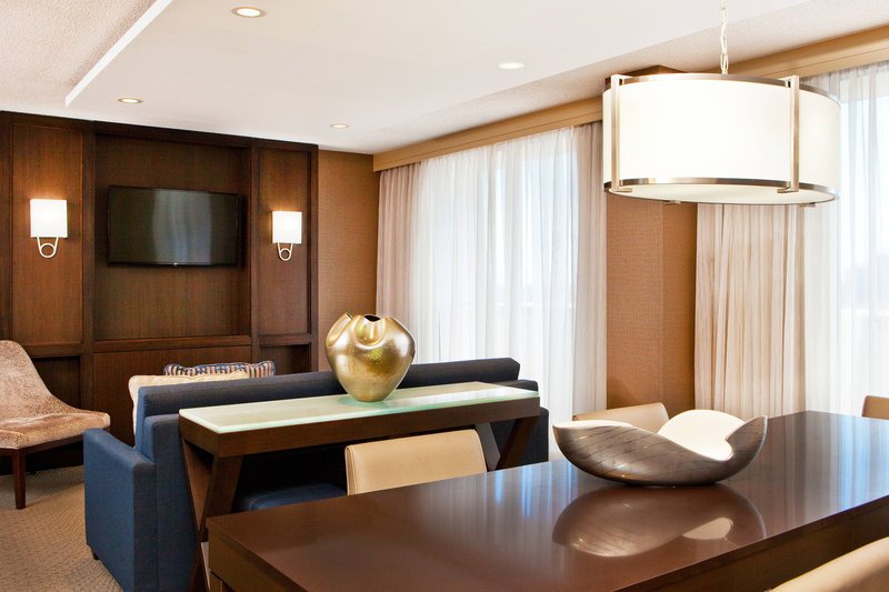 Масаллы: Sheraton Suites Country Club Plaza