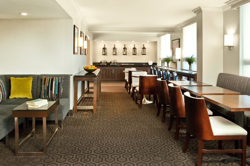 Масаллы: Sheraton Suites Country Club Plaza