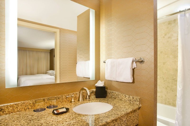 Масаллы: Sheraton Suites Country Club Plaza
