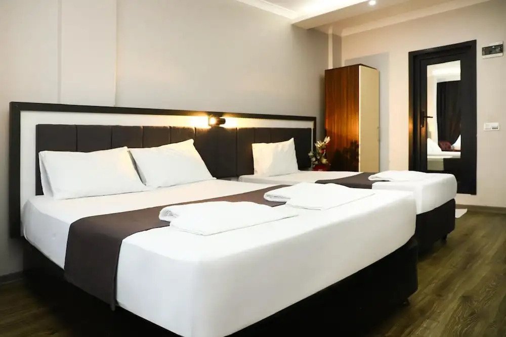 Арсин: Yıldız Moonlight Hotel