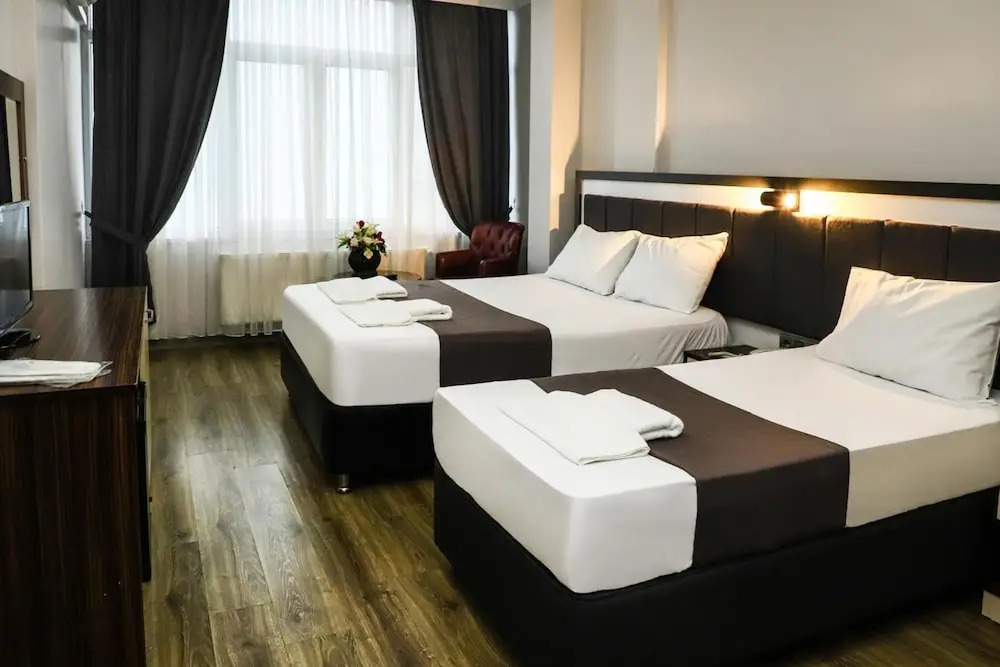 Арсин: Yıldız Moonlight Hotel