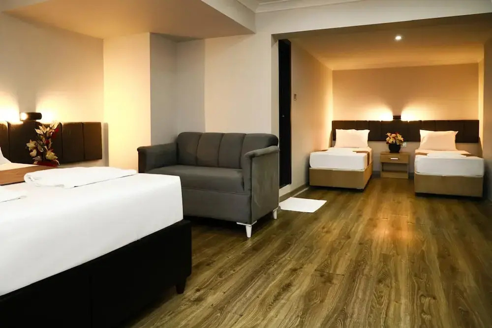 Арсин: Yıldız Moonlight Hotel