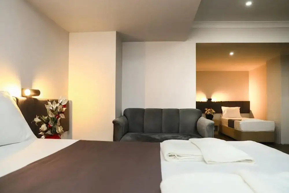 Арсин: Yıldız Moonlight Hotel