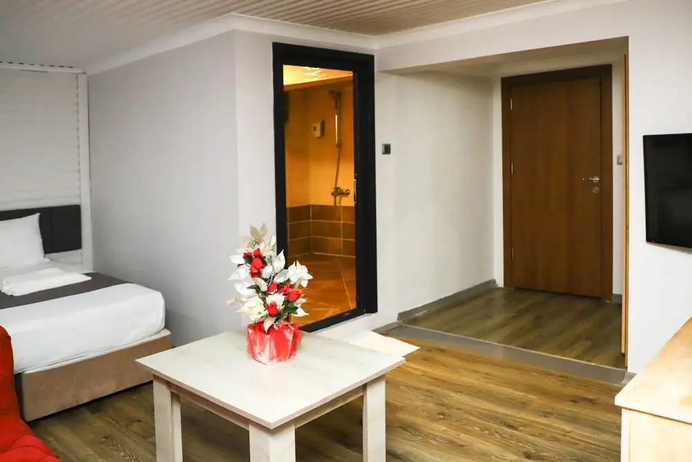 Арсин: Yıldız Moonlight Hotel