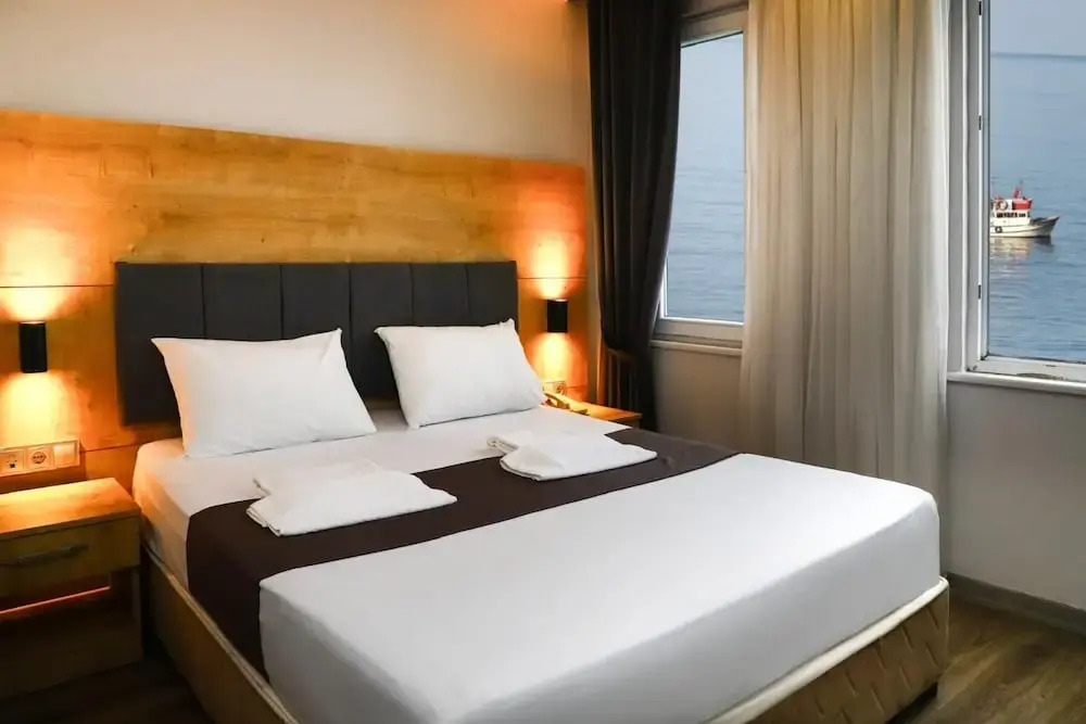 Арсин: Yıldız Moonlight Hotel