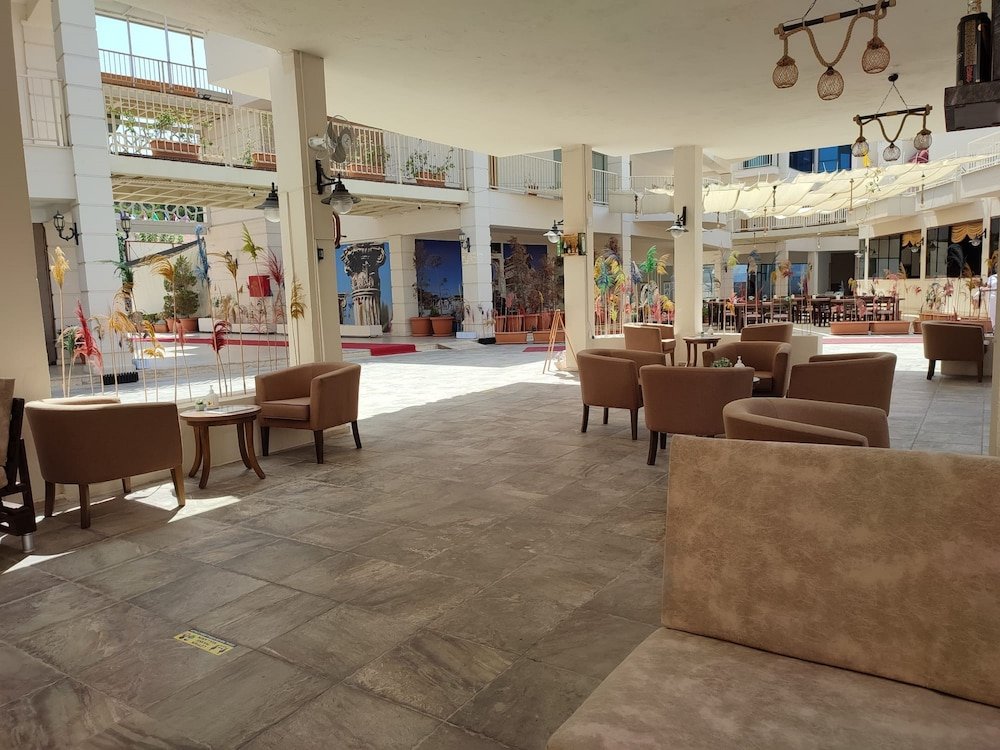 Кушадасы: Ladies Beach Suite Hotel
