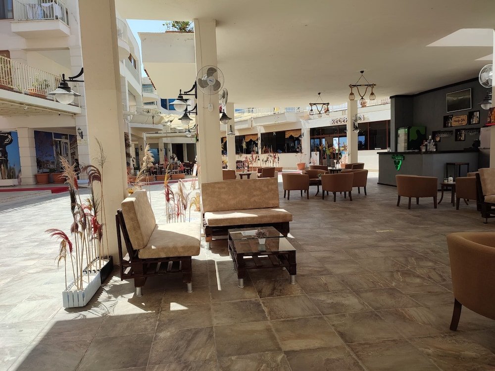Кушадасы: Ladies Beach Suite Hotel
