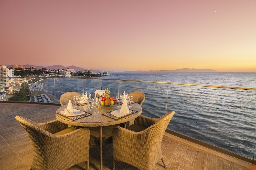Кушадасы: Ladies Beach Suite Hotel