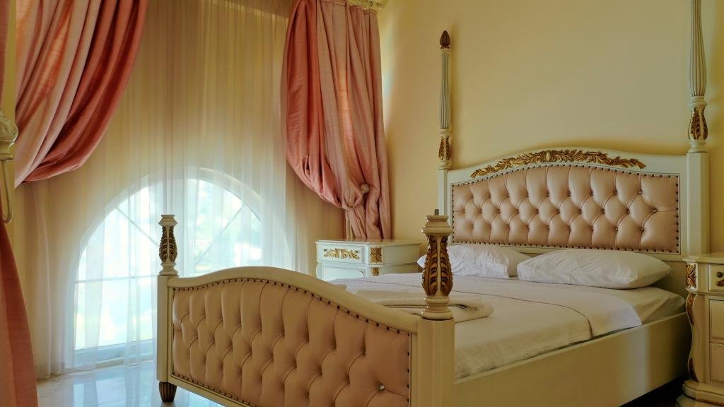 Серик: Helios Villa