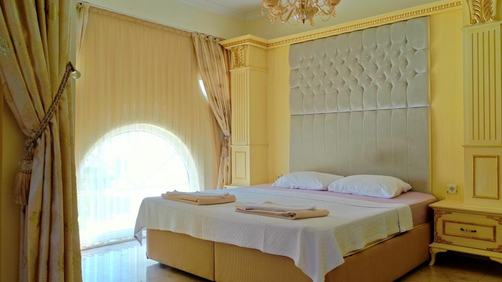 Серик: Helios Villa