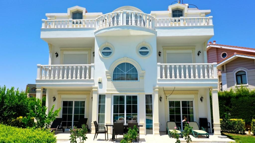 Серик: Helios Villa