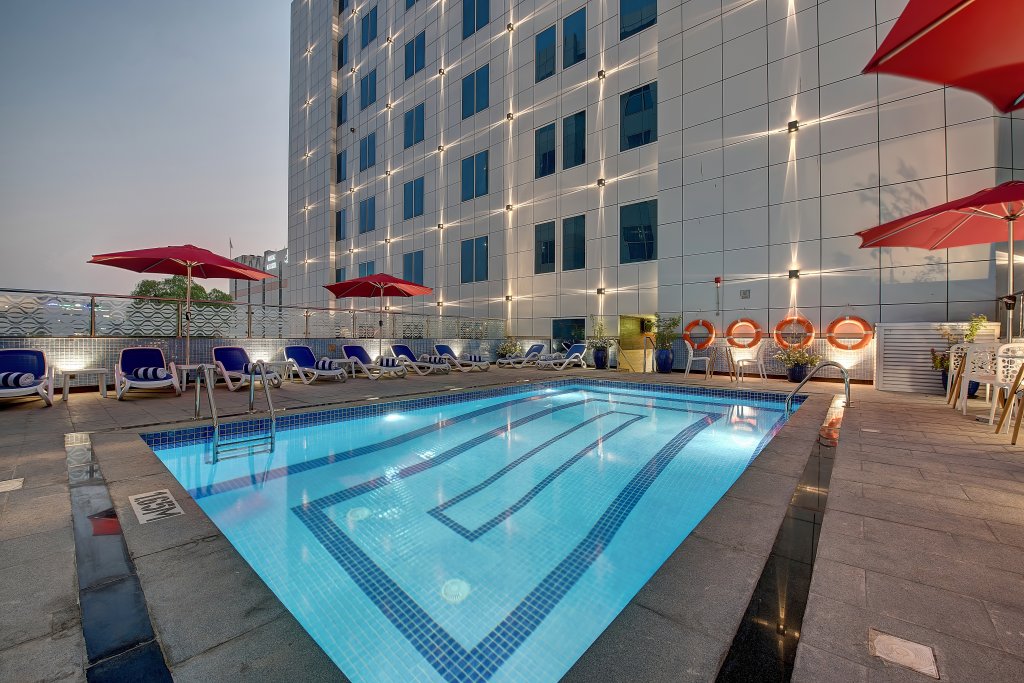 Дубай: Omega Hotel