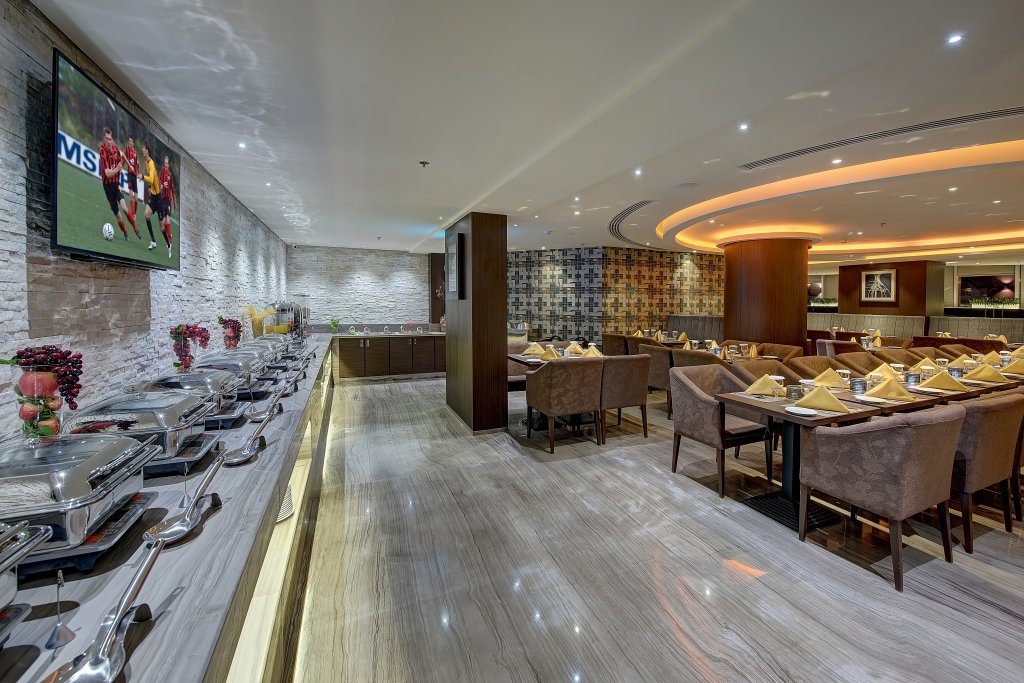 Дубай: Omega Hotel