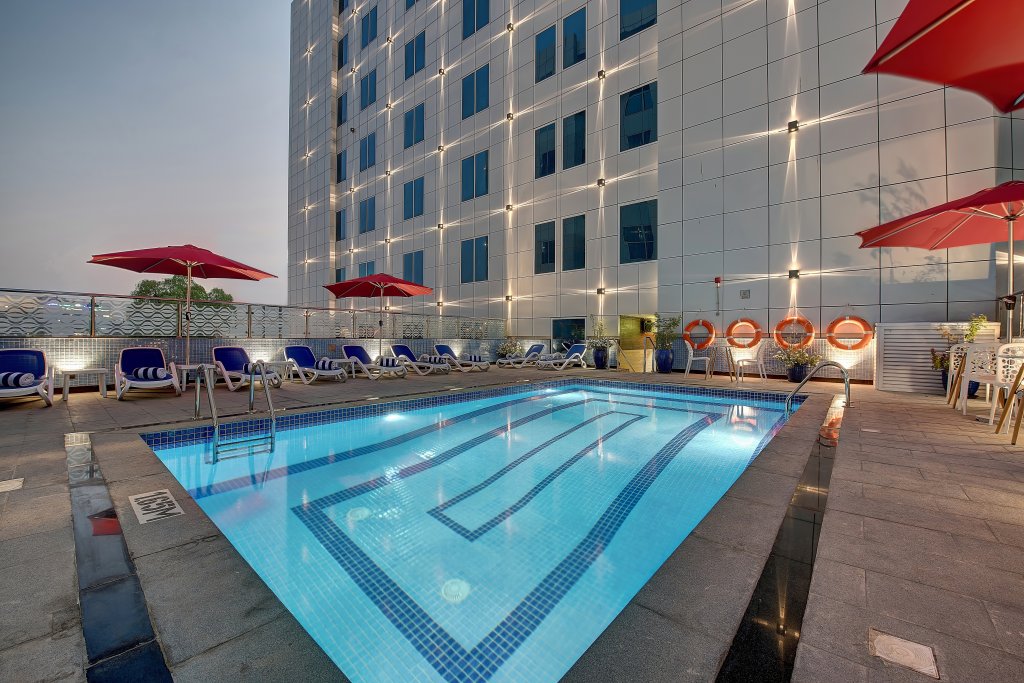 Дубай: Omega Hotel