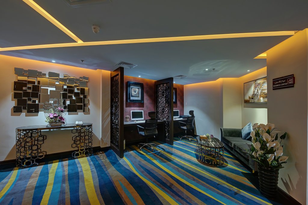 Дубай: Omega Hotel