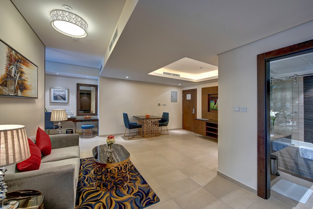 Дубай: Omega Hotel