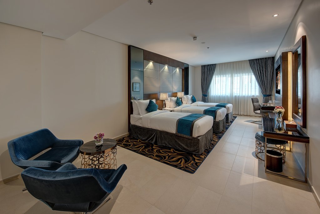 Дубай: Omega Hotel