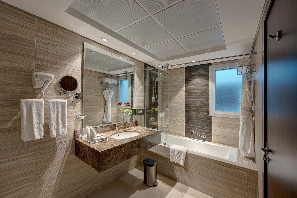 Дубай: Omega Hotel