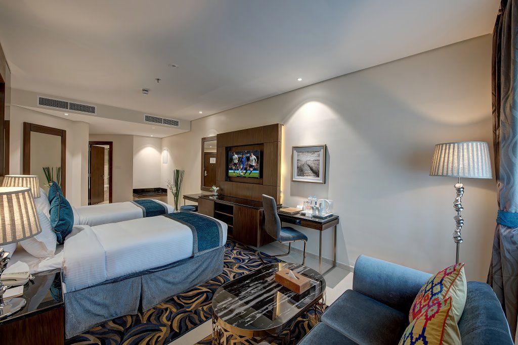 Дубай: Omega Hotel