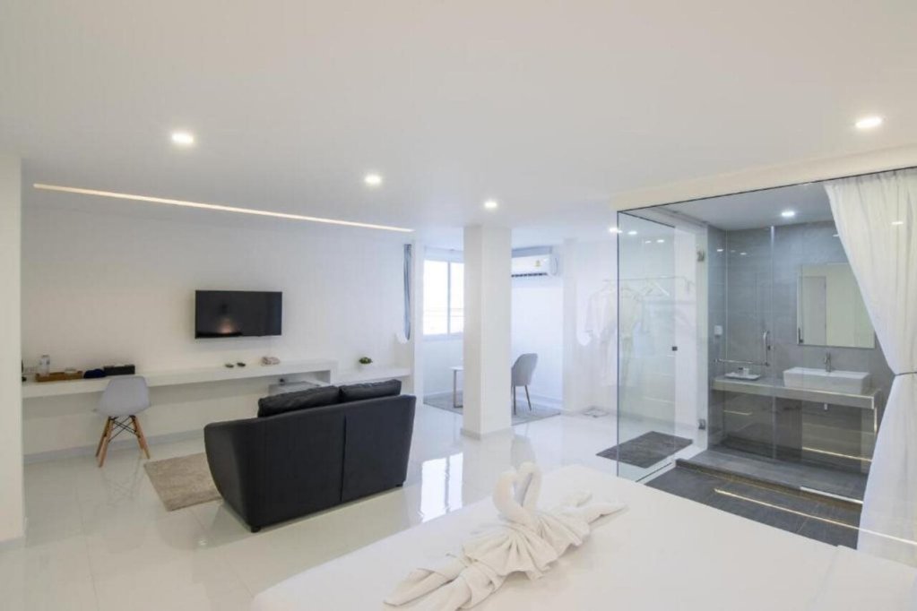Удонтхани: The White Hotel By Charoensri (SHA Extra Plus)