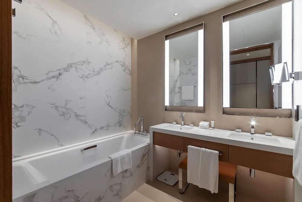 Дубай: Deluxe 2BR Burj Khalifa & Fountain View