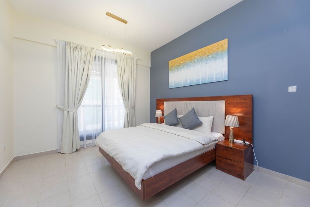 Дубай: Urban Caves - Modern Apartment Steps From The Walk JBR