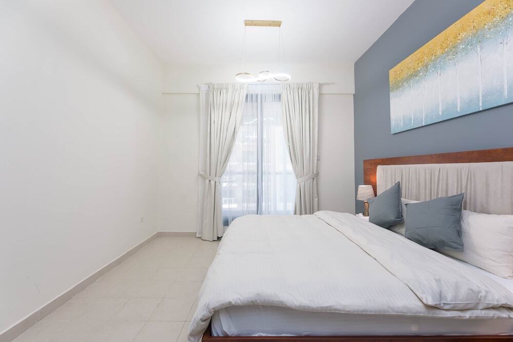 Дубай: Urban Caves - Modern Apartment Steps From The Walk JBR