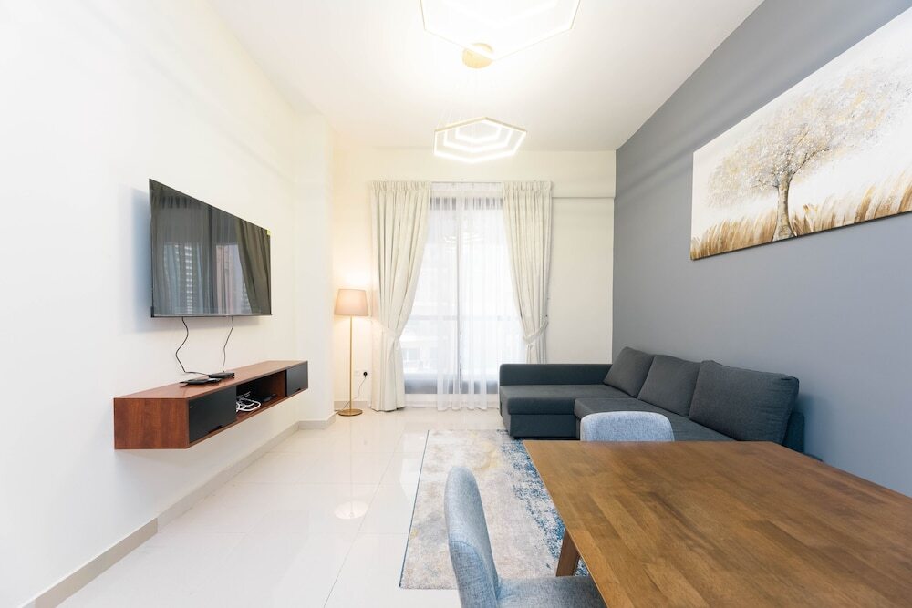 Дубай: Urban Caves - Modern Apartment Steps From The Walk JBR