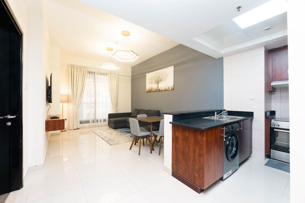 Дубай: Urban Caves - Modern Apartment Steps From The Walk JBR