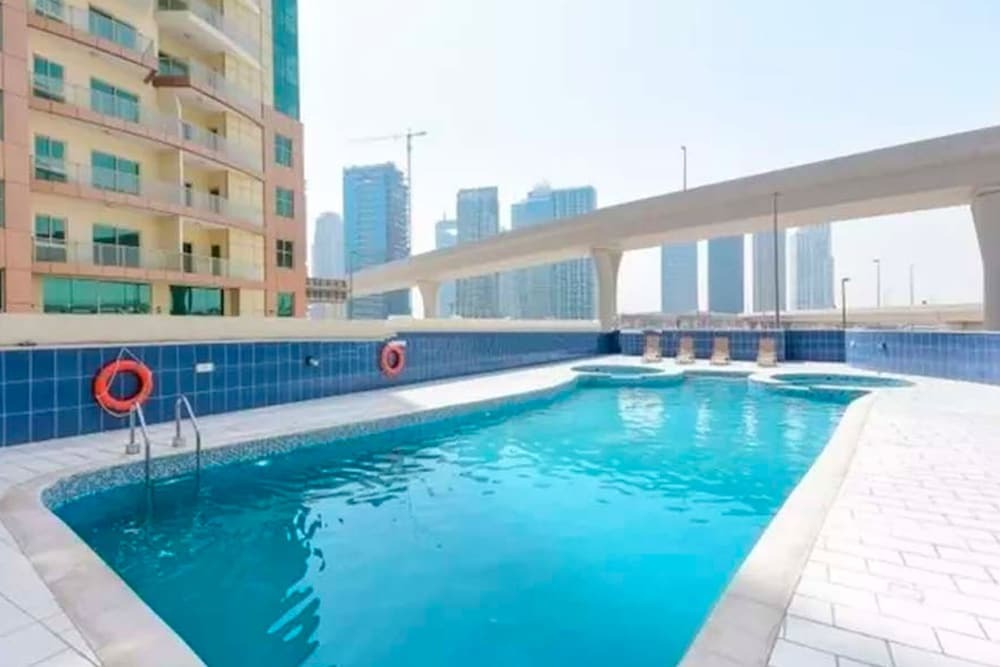 Дубай: Urban Caves - Modern Apartment Steps From The Walk JBR