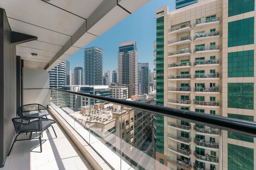 Дубай: Urban Caves - Chic Apartment With Balcony Near The Walk JBR
