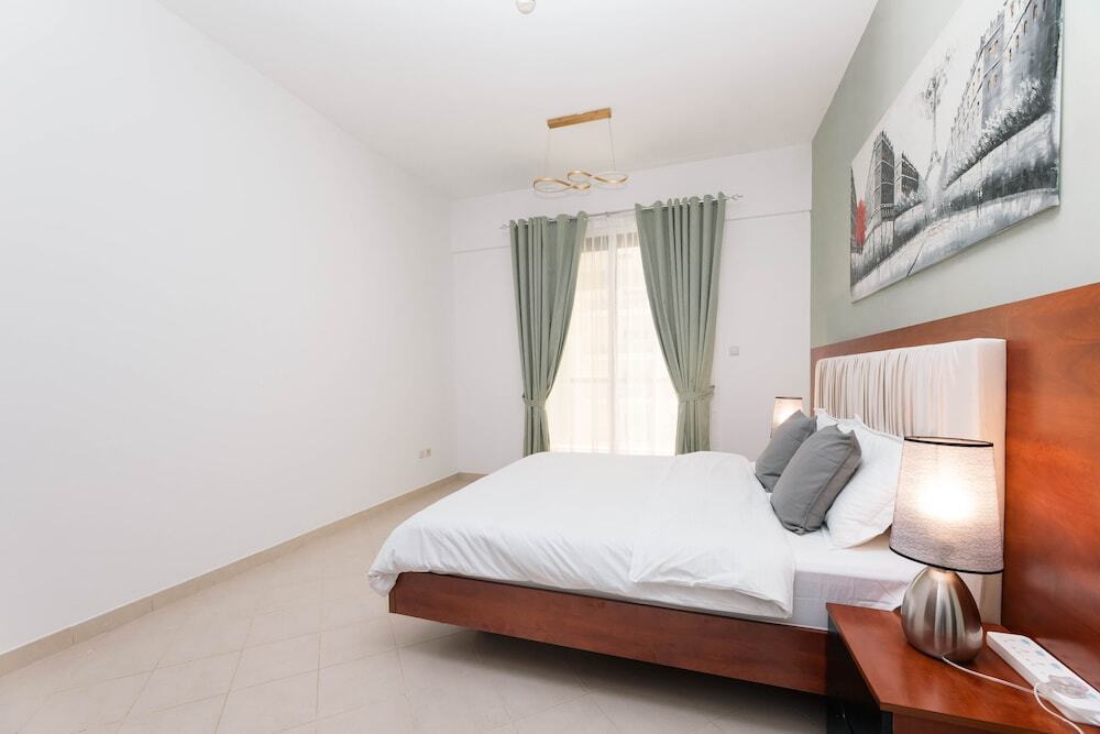 Дубай: Urban Caves - Chic Apartment With Balcony Near The Walk JBR