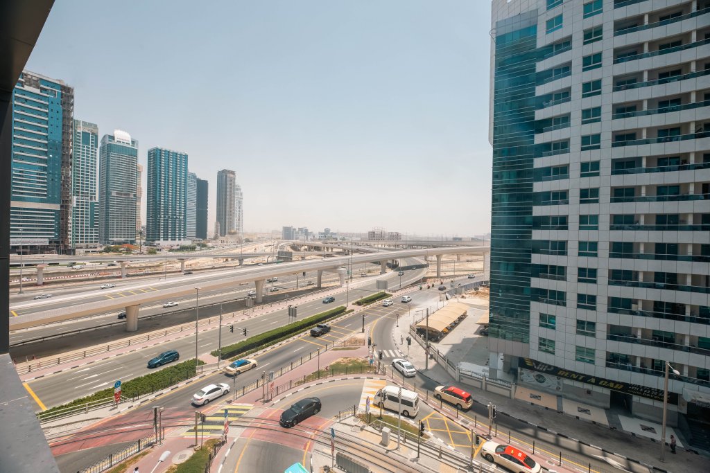 Дубай: Апартаменты Urban Caves - Stylish Condo Near Marina Walk With City Views