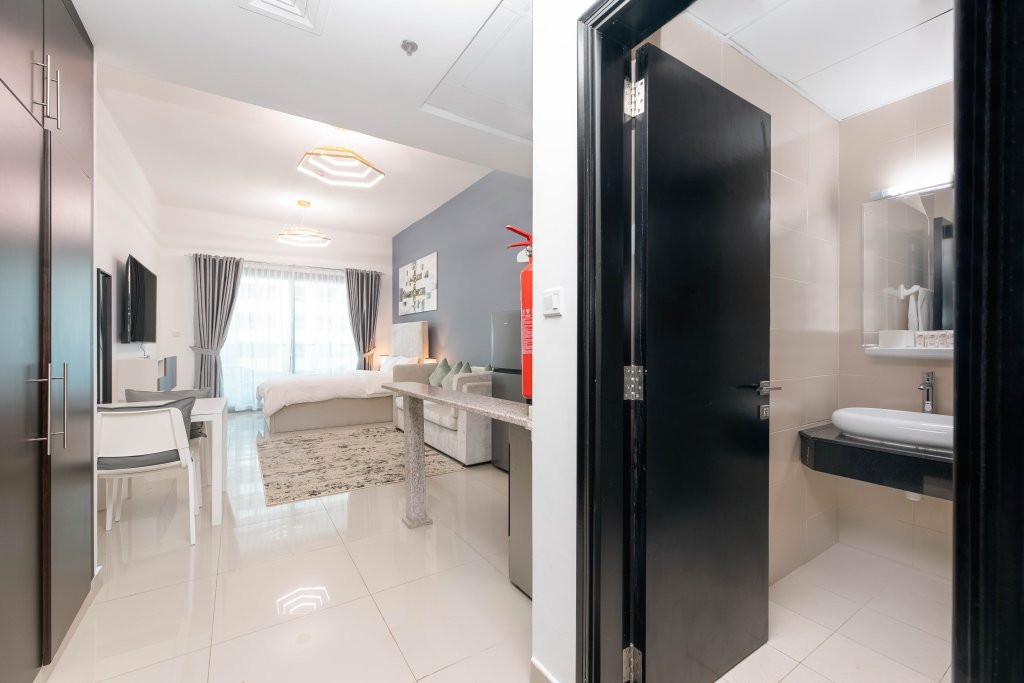 Дубай: Апартаменты Urban Caves - Stylish Condo Near Marina Walk With City Views