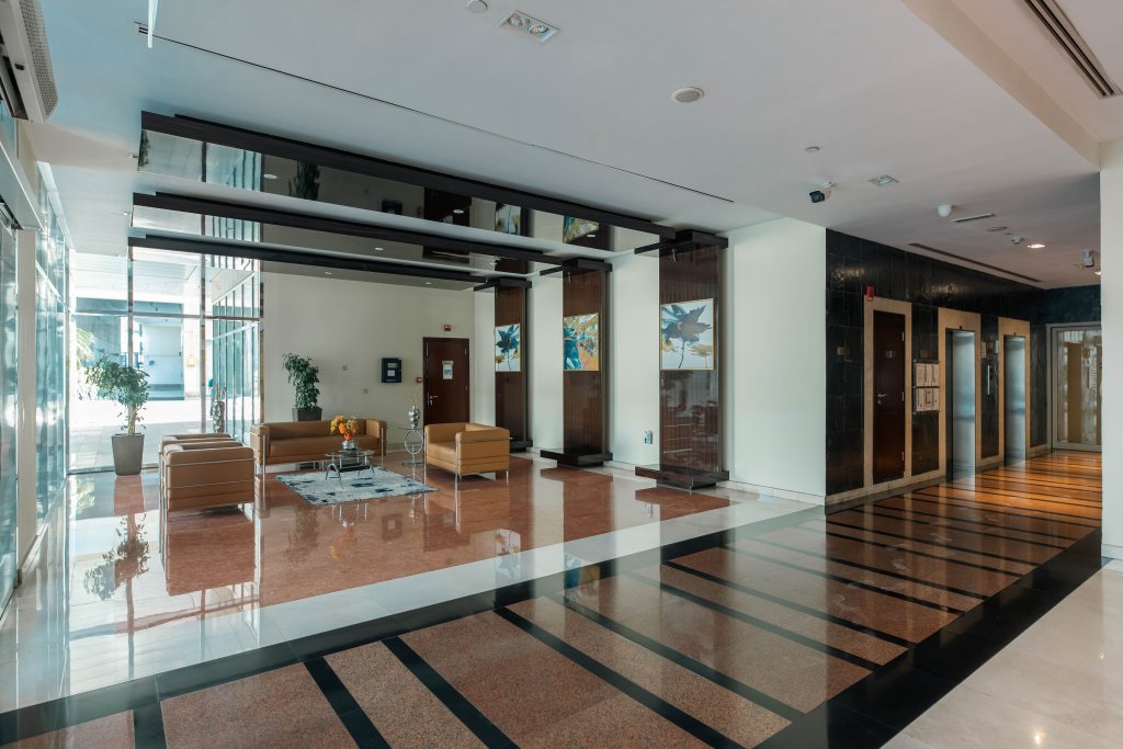 Дубай: Апартаменты Urban Caves - Modern Urban Retreat With Wide City Views