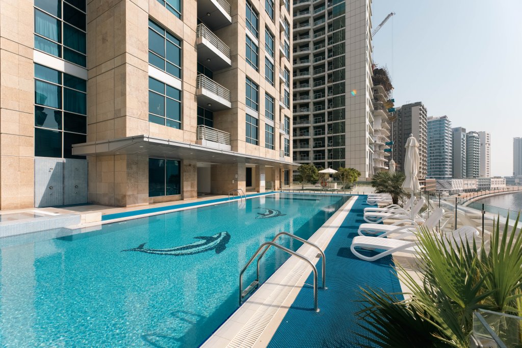 Дубай: Апартаменты Urban Caves - Modern Urban Retreat With Wide City Views