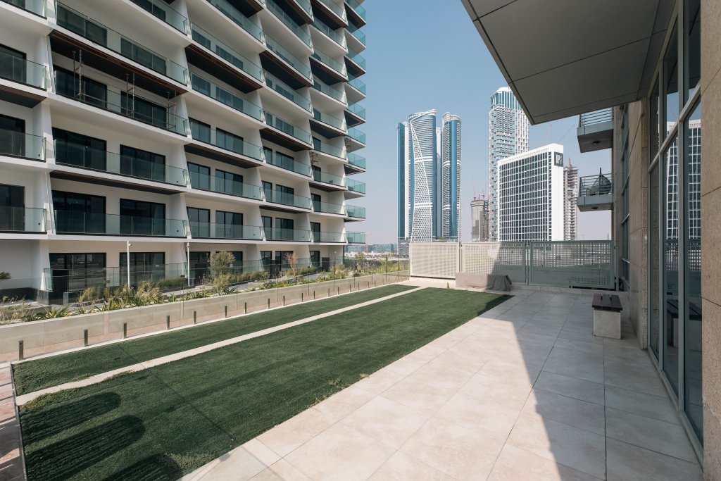 Дубай: Апартаменты Urban Caves - Modern Urban Retreat With Wide City Views