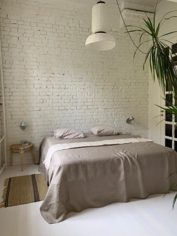 Москва: Апартаменты Flat Inn с камином в арт-лофте рядом с метро Комсомольская
