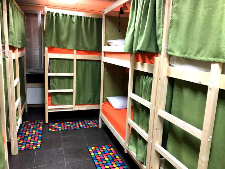 Москва: One Na Bolotnikovskoj Hostel