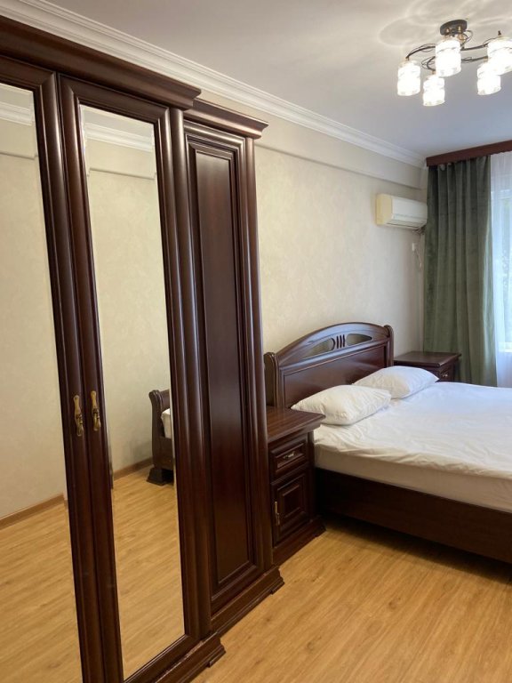 Махачкала: Riviera Caspian (Ривьера Каспия) на улице Толстого