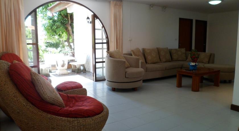 Паттайя: Villa Grand Condotel