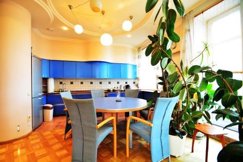 Минск: Aparton. Nezavisimosti Prospekt 39