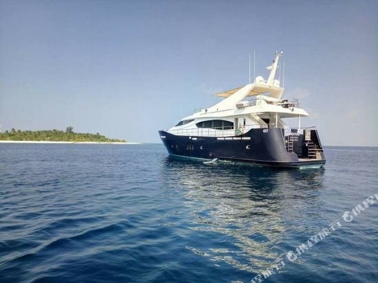 Северный атолл Мале: Fantom Yacht