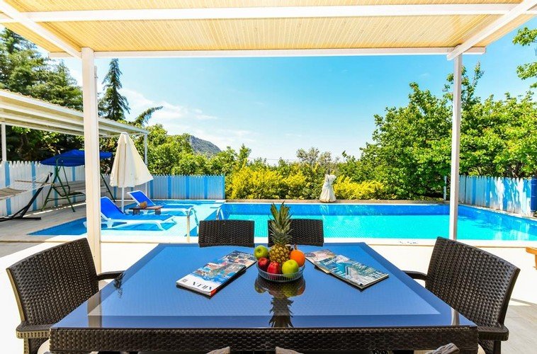 Исламлар: Villa Uzum